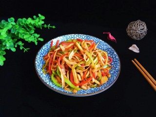 15、#辣味#耗油黑椒手撕杏鲍菇,装盘盛出就可以了