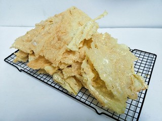 10、酸汤鱼火锅&骨汤火锅,炸好的豆皮