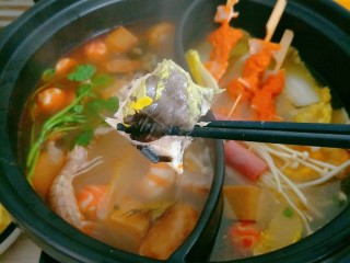 20、酸汤鱼火锅&骨汤火锅,煮熟了自然断开