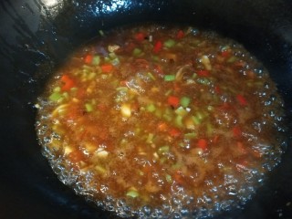 17、鱼香茄盒,熬制粘稠关火。