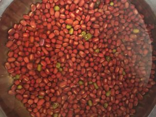 3、红枣粽子,红豆适量泡水一夜泡发