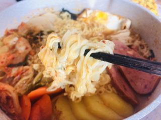 15、部队火锅,方便面也超级好吃哦。