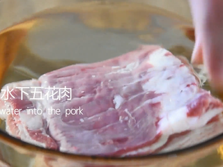 1、苏州樱桃肉，酥烂入味，色香味俱佳！,冷水下五花肉