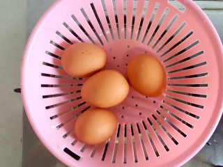 2、三十年后重温经典==》》鸳鸯蛋,准备鸡蛋。