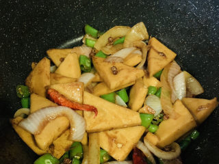 18、干锅千叶豆腐,起锅