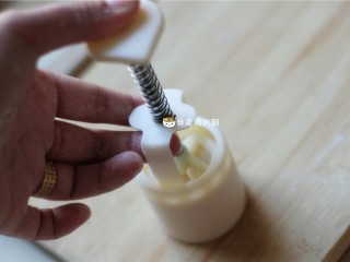 10、红薯/紫薯糯米糕,轻轻压成小饼