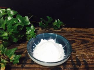 9、自制花生酱,冰糖粉打好。