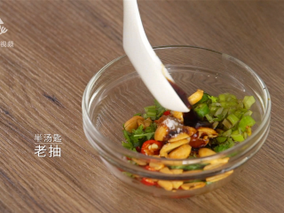 13、适合上班族的快手凉菜，蒜泥肥牛吃的巨过瘾,加老抽