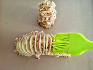 11、风琴土豆,刷一层橄榄油