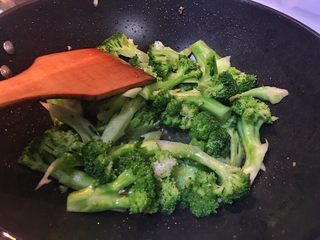 17、超满足便当(4),加少许盐 鸡精 翻炒均匀出锅