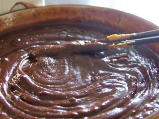 6、简单费列罗巧克力球,搅均匀,它会变的很稠