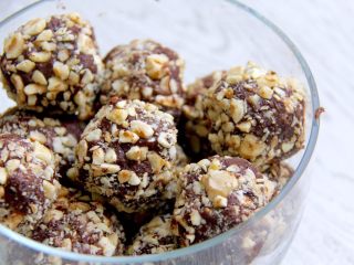 15、简单费列罗巧克力球,完成!