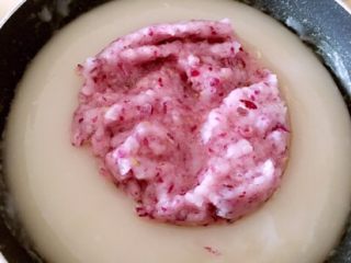 12、韩式醋辣酱,放入蒜末