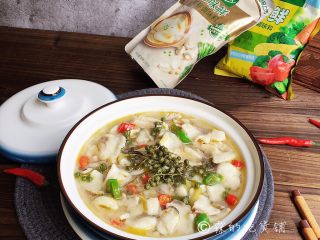 13、青花椒鱼片 麻辣鲜香,出锅装盘。