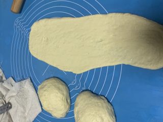 6、冬至美食—玉米吐司,擀平