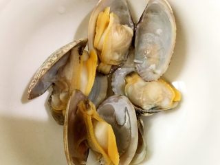 7、冬阴功海鲜汤or火锅,煮至一开口马上捞起备用