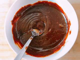 14、烤箱版北京烤鸭,搅拌均匀