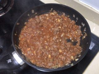 15、番茄肉酱意面,翻炒均匀
