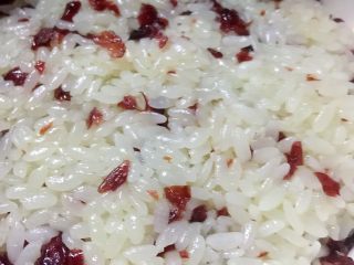 12、蔓越莓糯米饭,拌入已有黄油的糯米饭
