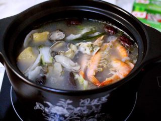 19、蔬菜海杂拌火锅????,大火煮沸后