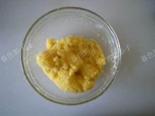 3、果汁冰皮月饼,很快成为面团了