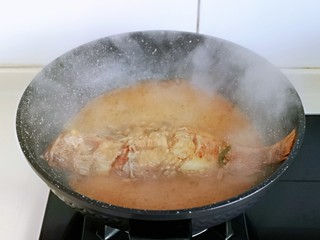 11、#年年有鱼#红烧红石斑,鱼熟后大火收汤。