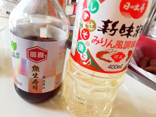 3、汤圆的花样吃法~豆腐汤圆串串,酱汁的调料,白糖没出镜,大家都知道的