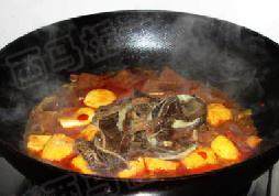 18、毛血旺火锅 ,最后下入百叶，稍煮