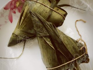 12、端午肉粽,美美的早餐，太好吃了，一个人能吃两个????