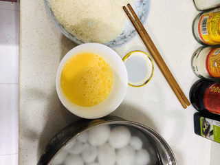 6、炸元宵,元宵，蛋液，面包糠，就绪