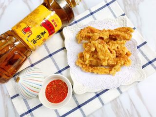 12、火锅店必点之现炸酥肉,上桌美美的吃起来吧