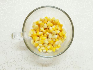 12、安化擂茶,食用方法：在玻璃杯里放入配料玉米！