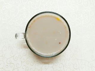 13、安化擂茶,再把擂茶水舀到玻璃杯里！