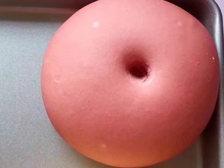 5、五福灯笼,这是发酵好的样子，体积2倍大，手指戳一个洞，洞口，不回缩不变形。