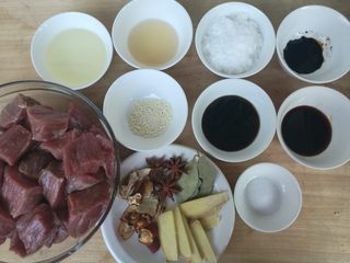 1、自制牛肉松,准备好所有材料。