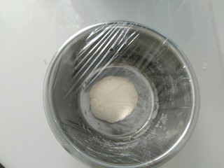 4、趣味馒头,准备发酵的白面团