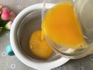 6、宝宝辅食之西兰花虾仁蒸蛋,过筛