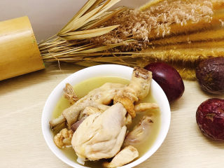 16、炖鸡汤,成品图