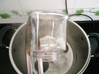 3、姜枣膏,12.罐子提前消毒，趁热装罐密封冷藏保存，喝的时候取一勺加入适量的水即可