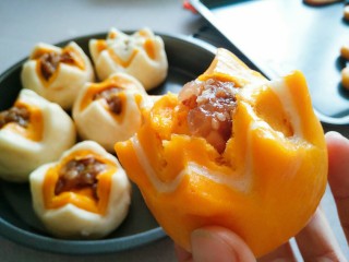 15、吃掉一朵花的美食+开口笑,蒸出来迫不及待的尝了一个，味道棒棒的，别流口水哦！