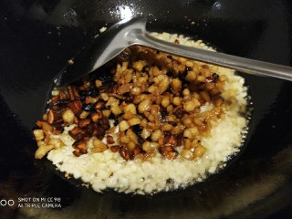 25、鲜辣香菇鸡肉酱 炒菜下饭好帮手,下生姜大蒜香菇鸡肉豆豉翻炒出香