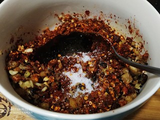 33、鲜辣香菇鸡肉酱 炒菜下饭好帮手,加糖和耗油