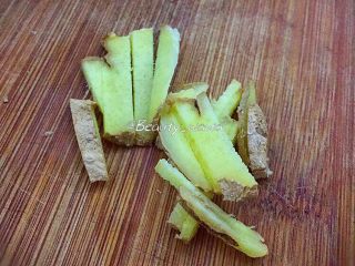 5、最考验厨艺的家常菜—番茄炒蛋,姜切丝