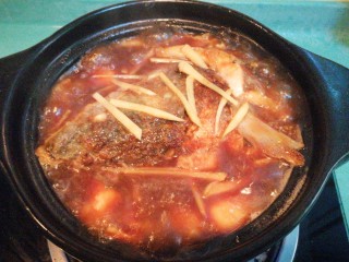 19、鱼腩腐竹煲,最后开盖大火收汁，也可以加点淀粉水收汁