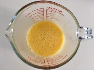 1、减肥版香蕉可丽饼,2只鸡蛋打散（无明显蛋清感）