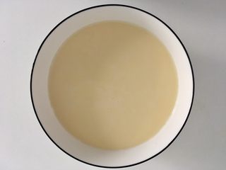 6、减肥版香蕉可丽饼,得细腻饼糊