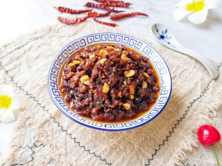 13、香菇牛肉酱,夹馍拌面就米饭。