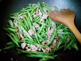 18、小炒四季豆,翻炒均匀即可出锅