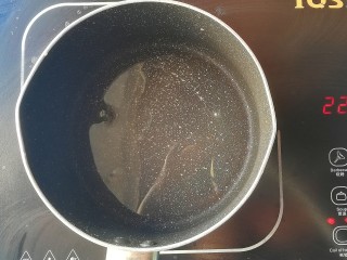 13、#冬至#花生芝麻汤圆,起锅煮水