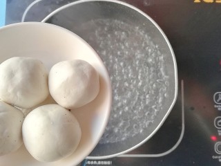 14、#冬至#花生芝麻汤圆,水开汤圆入锅